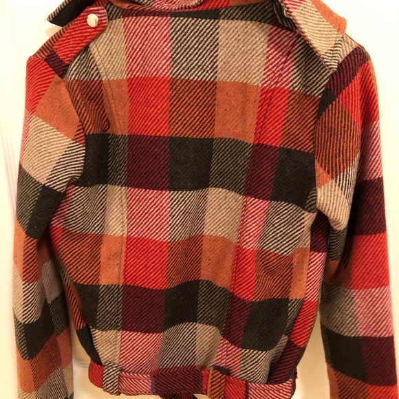 Red jacket - Picture 1 of 2